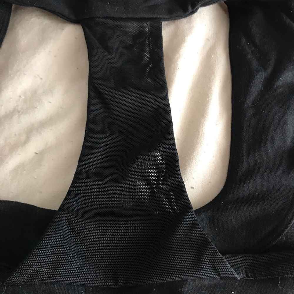 Lululemon set size 12. Racer back top with mesh accent and capri leggings - Picture 5 of 12